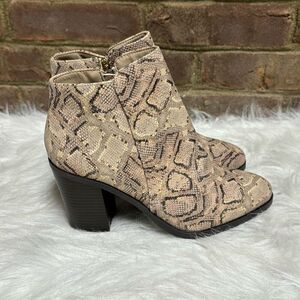 Bamboo Women’s Snakeskin Heeled Bootie Size 8 NEW